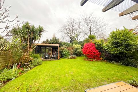 4 bedroom detached house for sale, Cowbeech, Hailsham, East Sussex, BN27