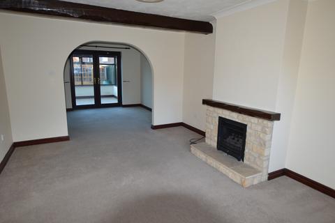 4 bedroom detached house to rent, Rockingham Court, Towton LS24