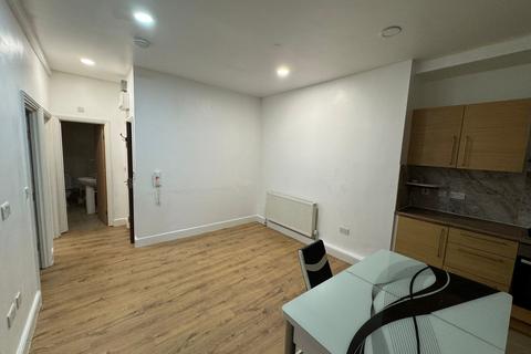 3 bedroom apartment to rent, 87 Upper Clapton Road, Upper Clapton, Hackney, E5