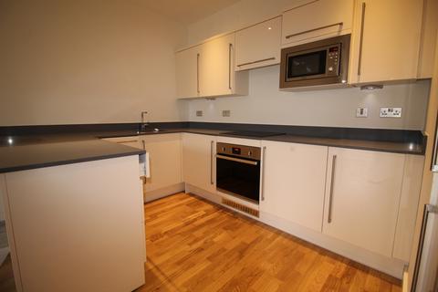 2 bedroom flat to rent, Catteshall Lane, Godalming GU7