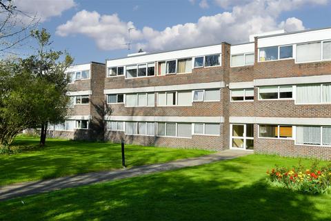 2 bedroom flat for sale, Chessington Road, Ewell, Epsom