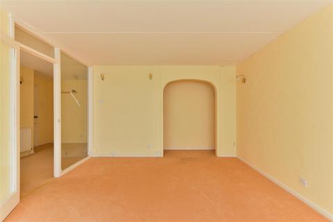 2 bedroom flat for sale, Chessington Road, Ewell, Epsom