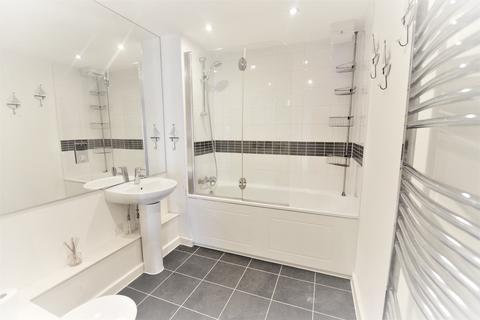 1 bedroom apartment to rent, Walton Road, Manor Park E12 5EW