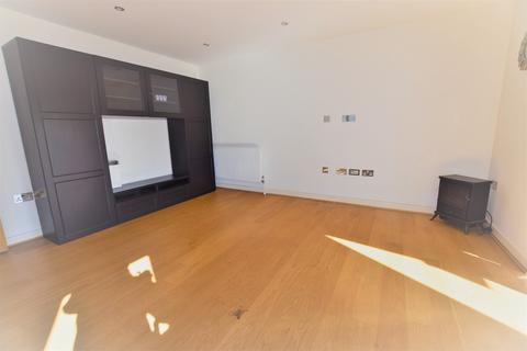 1 bedroom apartment to rent, Walton Road, Manor Park E12 5EW