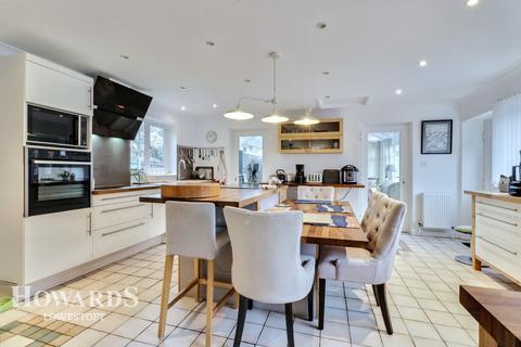 5 bedroom detached house for sale, The Shires, Lowestoft