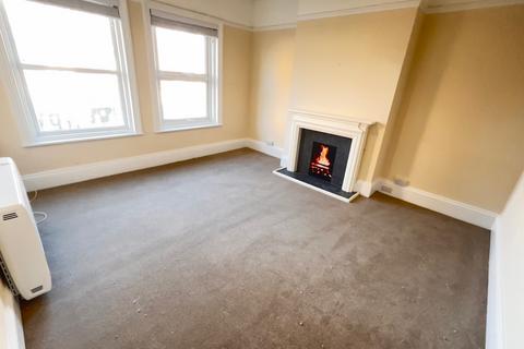 4 bedroom maisonette to rent, Christchurch Road, Pokesdown, Bournemouth