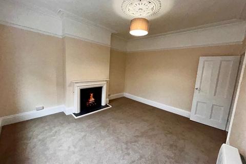 4 bedroom maisonette to rent, Christchurch Road, Pokesdown, Bournemouth