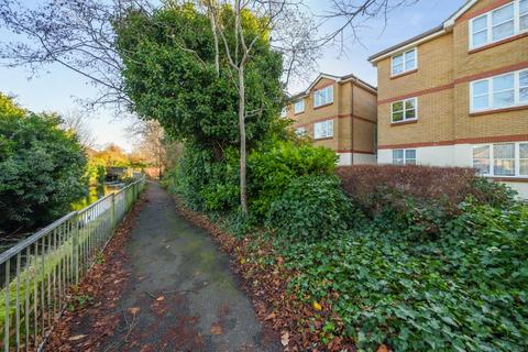 2 bedroom flat for sale, Draymans Way,  Isleworth,  TW7