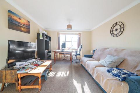 Draymans Way,  Isleworth,  TW7
