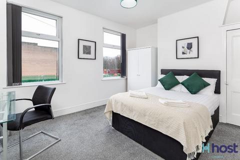 4 bedroom terraced house to rent, Deane Road, Kensington