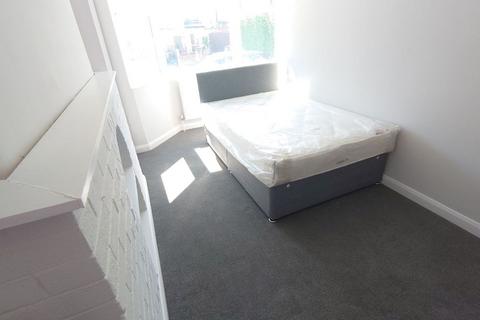 3 bedroom terraced house to rent, Botanic Place, Liverpool