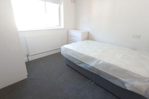 3 bedroom terraced house to rent, Botanic Place, Liverpool