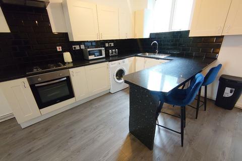 3 bedroom terraced house to rent, Roscoe Street, Liverpool