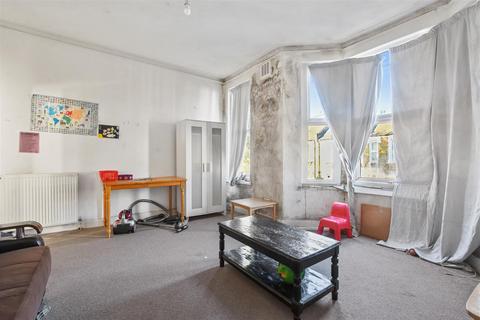 2 bedroom flat for sale, Wakeman Road, Kensal Green, London