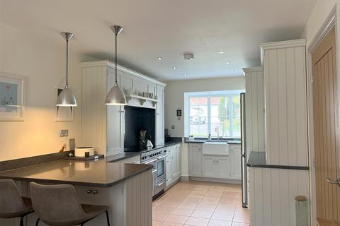 6 Sandyfield Court, Biddulph, Stoke-on-trent, ST8 6BQ