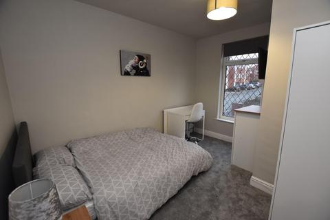 1 bedroom in a house share to rent, Earl Street, Swinley, Wigan, WN1 2BW