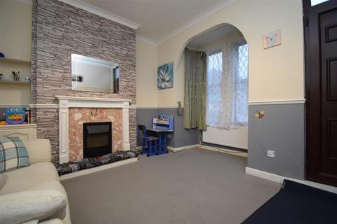 2 bedroom terraced house to rent, Castleford Road, Normanton WF6