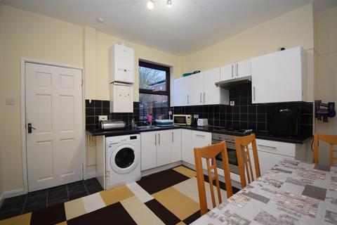 2 bedroom terraced house to rent, Castleford Road, Normanton WF6