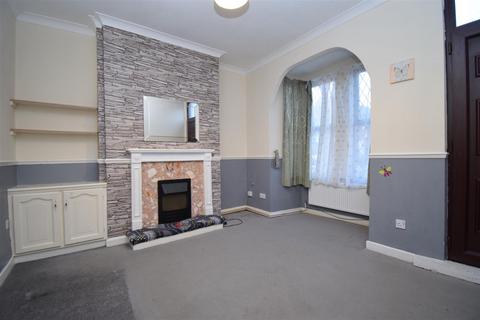 2 bedroom terraced house to rent, Castleford Road, Normanton WF6