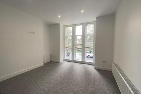 2 bedroom flat to rent, 27 Cavendish Road, Eccles M30