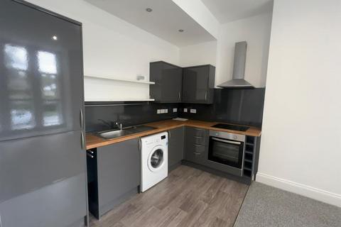 2 bedroom flat to rent, 27 Cavendish Road, Eccles M30