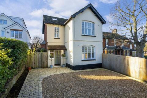 3 bedroom detached house for sale, Newport Road, Wavendon, Milton Keynes