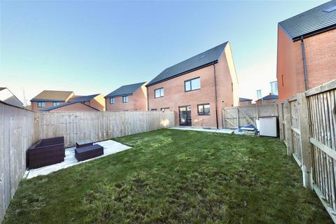 3 bedroom semi-detached house for sale, Fable Lane, Kingswood, Hull