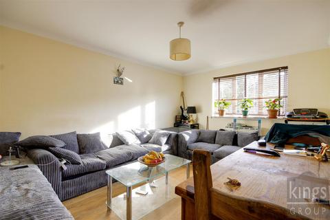 2 bedroom flat for sale, Luther King Close, London