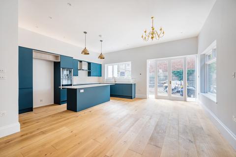 5 bedroom end of terrace house to rent, Chatsworth Road, London, E5