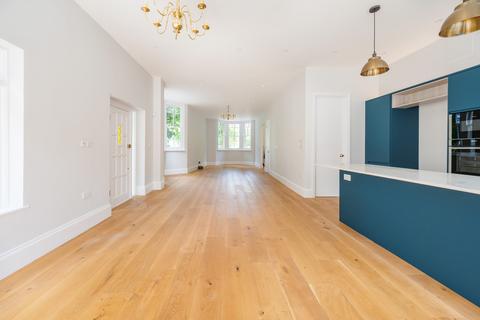 5 bedroom end of terrace house to rent, Chatsworth Road, London, E5