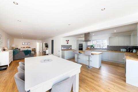 4 bedroom chalet for sale, Abingdon Road, Abingdon OX14