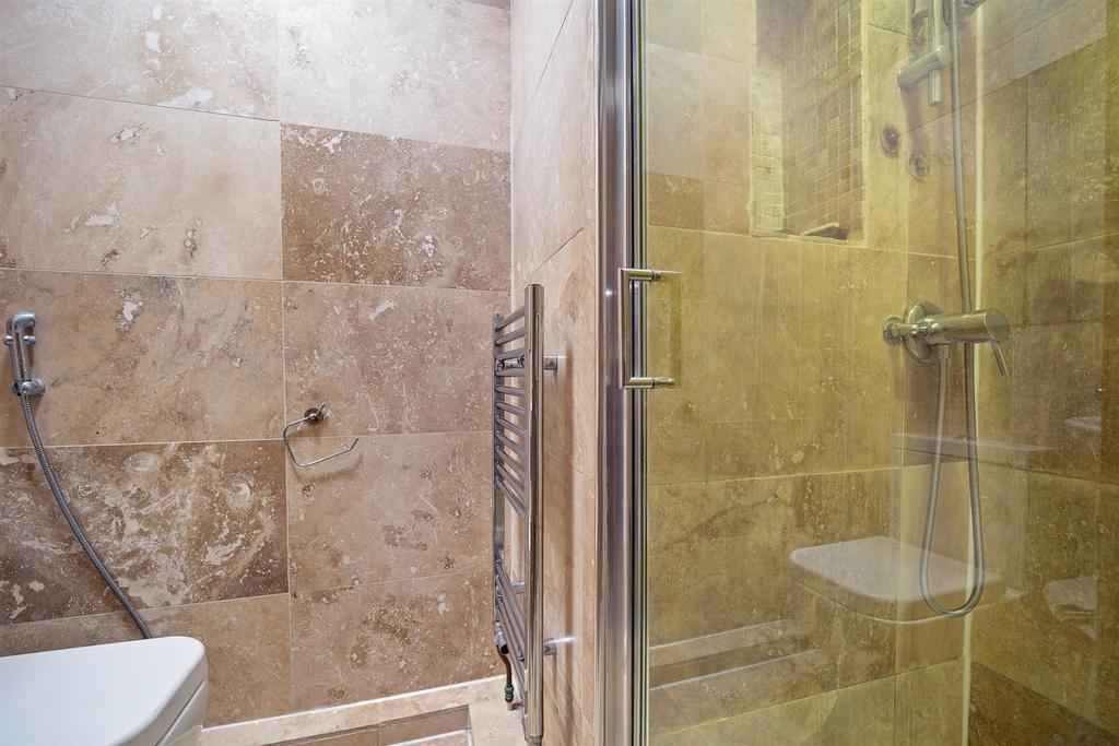 CCRE   1 Chiltern House Shower 3 (1).jpg