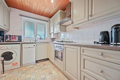 1 bedroom flat for sale, St. Pauls Close, London