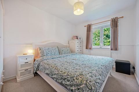 1 bedroom flat for sale, St. Pauls Close, London