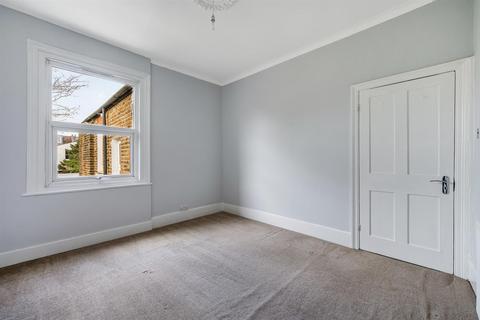 2 bedroom flat for sale, Bradley Gardens Ealing