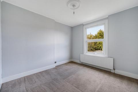 2c Bradley Gardens, London, W13 8HF