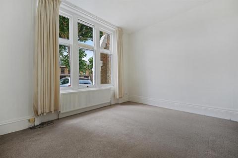 1 bedroom ground floor flat for sale, Woodville Road, Ealing