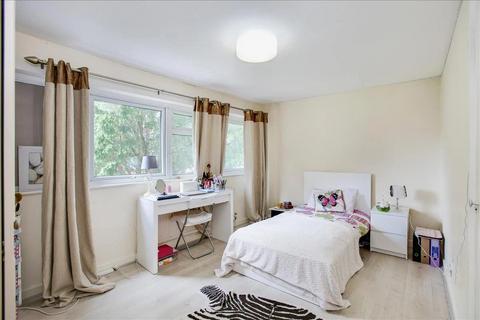 3 bedroom end of terrace house for sale, The Knoll, London