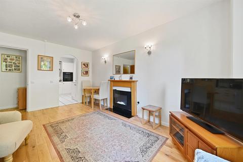 1 bedroom ground floor flat for sale, 33 Blakesley Avenue, Ealing