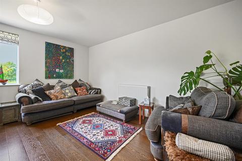 1, Relph Court Kenneth Way, Ealing, London, W5 2TS