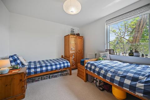 1, Relph Court Kenneth Way, Ealing, London, W5 2TS