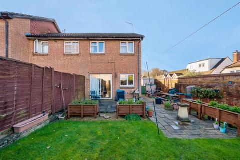 3 bedroom end of terrace house for sale, Woking,  Surrey,  GU22