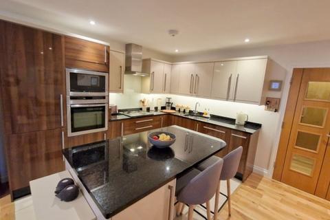 2 bedroom apartment for sale, Elwyn Road, Exmouth, EX8 2EL