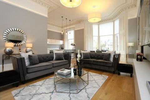 2 bedroom flat to rent, Lynedoch Place, Glasgow G3