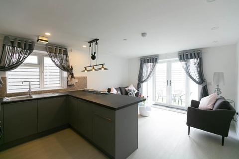 2 bedroom apartment to rent, Richmond Parc, Richmond Road, Cardiff