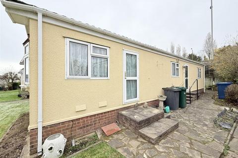 2 bedroom mobile home for sale, Barnet Lane, Borehamwood WD6