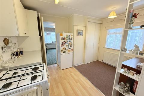 2 bedroom mobile home for sale, Barnet Lane, Borehamwood WD6