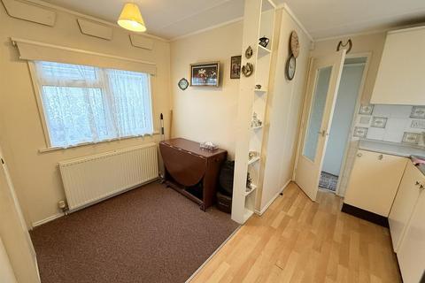 2 bedroom mobile home for sale, Barnet Lane, Borehamwood WD6