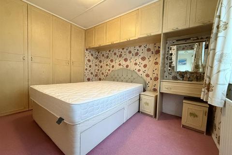 2 bedroom mobile home for sale, Barnet Lane, Borehamwood WD6