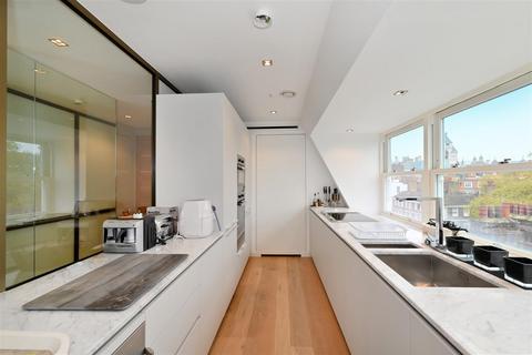 4 bedroom penthouse for sale, Essex Street, London